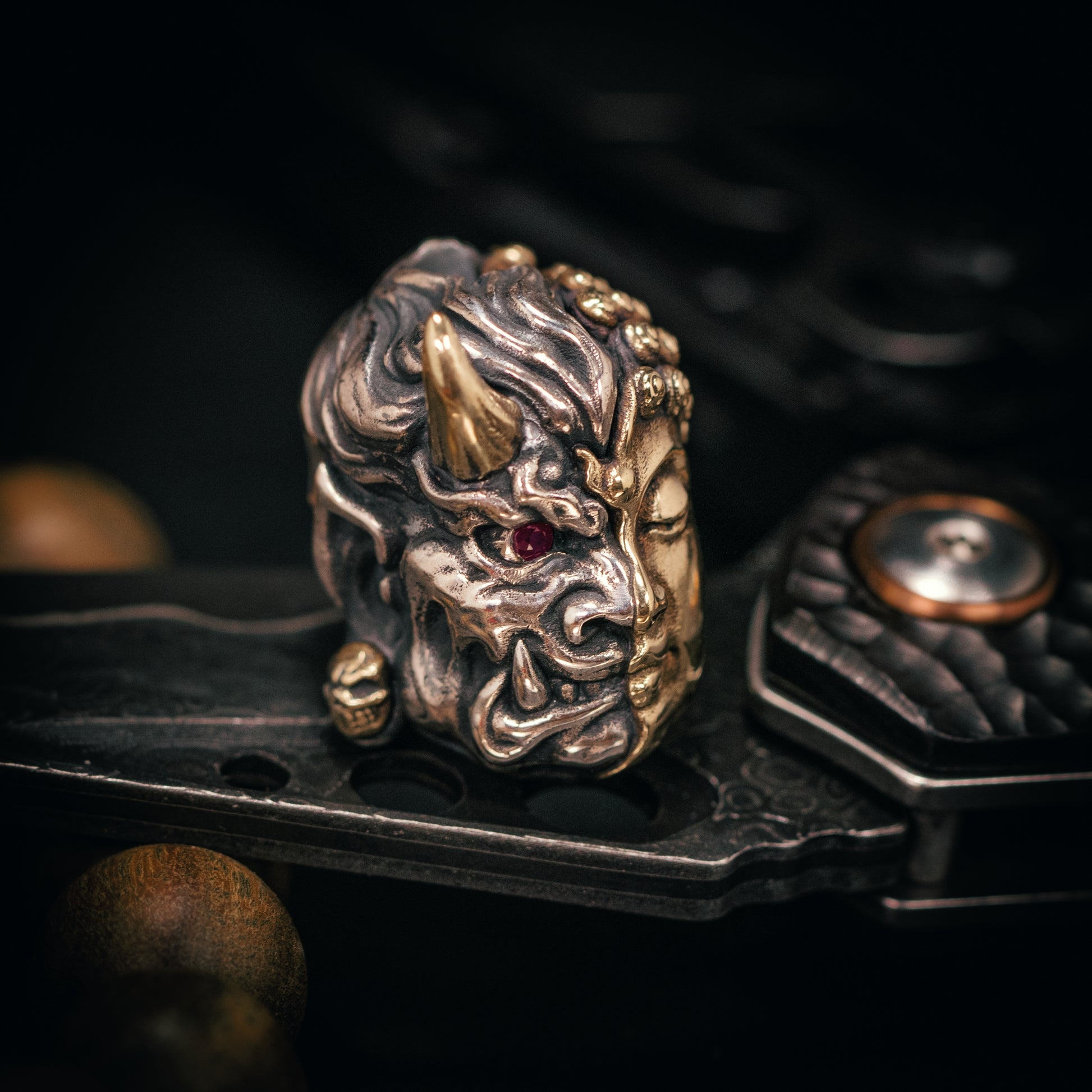 Buddha or devi With Ruby Paracord Bead for Knife, lanyard Pendants，custom beads，550 Paracord， Bracelet beads, and EDC Gears, ShadowEDC DIY Outdoor Survival Tool Accessories 
