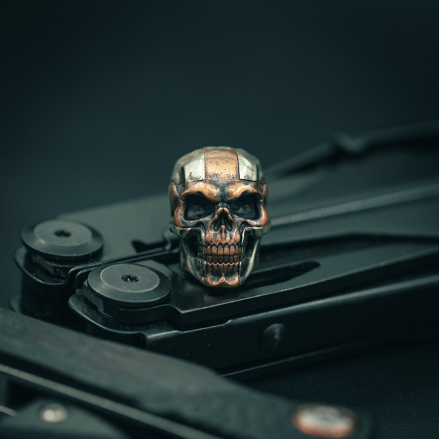 Cross skull Paracord Bead for Knife, lanyard Pendants，custom beads，550 Paracord， Bracelet beads, and EDC Gears, ShadowEDC DIY Outdoor Survival Tool Accessories 
