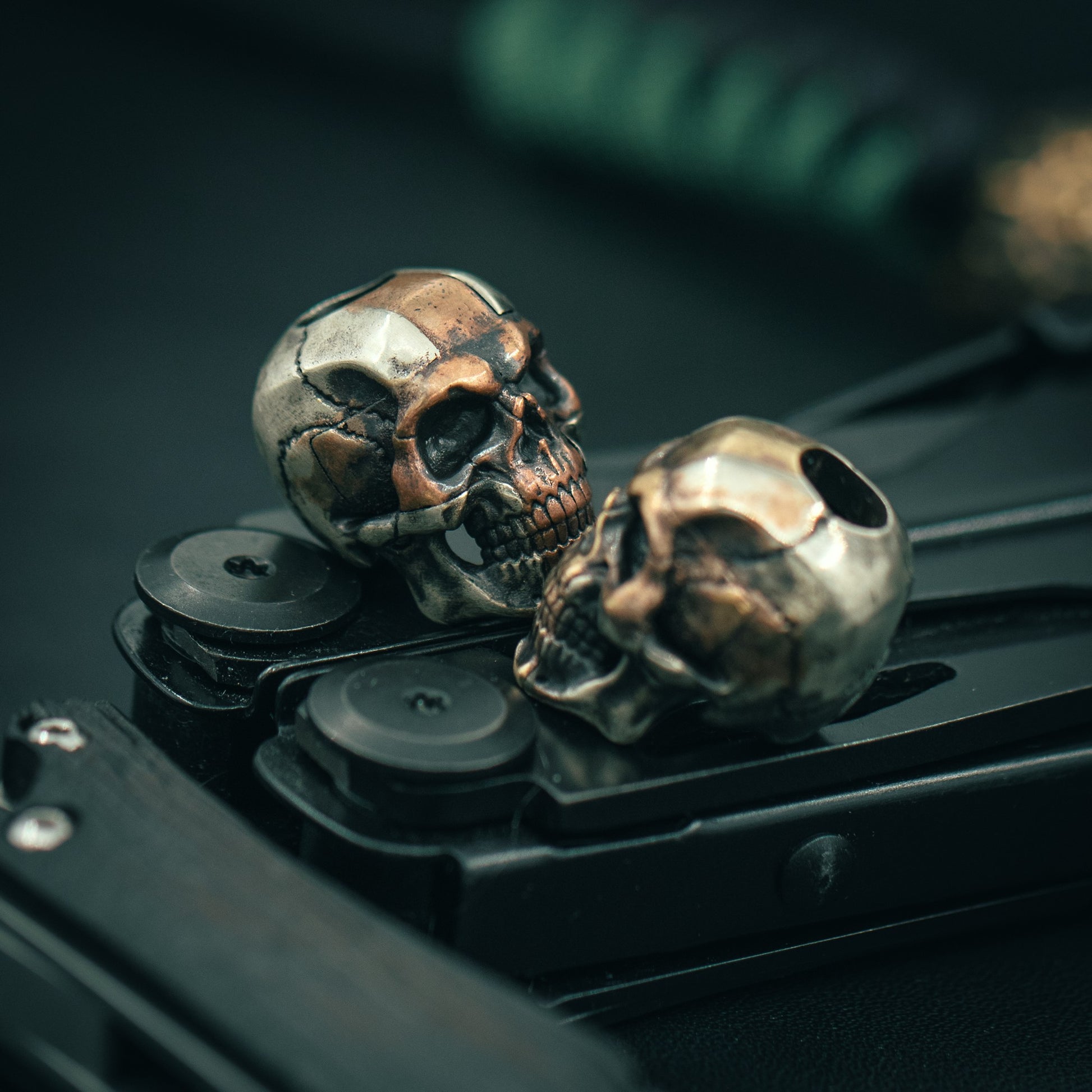 Cross skull Paracord Bead for Knife, lanyard Pendants，custom beads，550 Paracord， Bracelet beads, and EDC Gears, ShadowEDC DIY Outdoor Survival Tool Accessories 