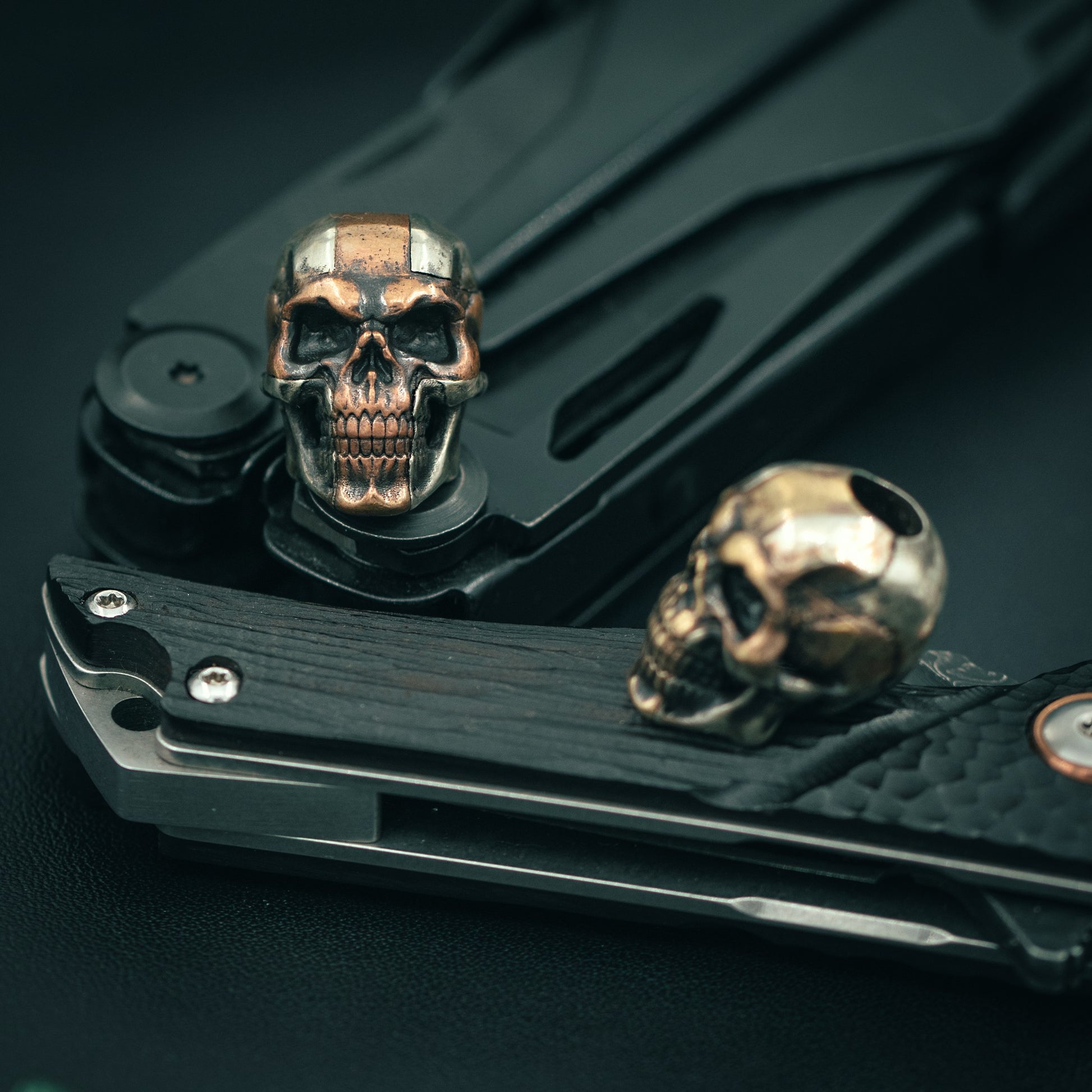Cross skull Paracord Bead for Knife, lanyard Pendants，custom beads，550 Paracord， Bracelet beads, and EDC Gears, ShadowEDC DIY Outdoor Survival Tool Accessories 