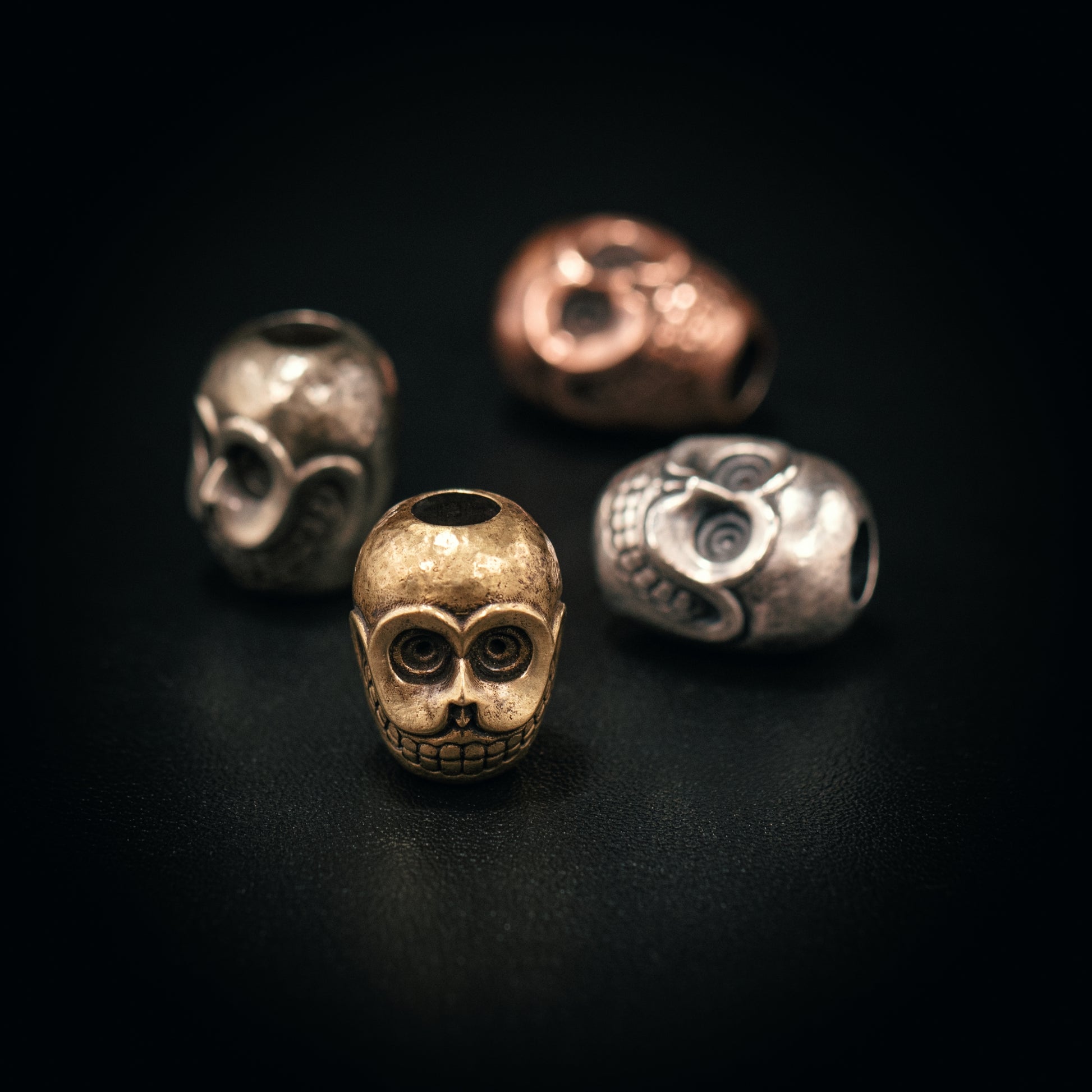 Skull_A Paracord Bead for Knife, lanyard Pendants，custom beads，550 Paracord， Bracelet beads, and EDC Gears, ShadowEDC DIY Outdoor Survival Tool Accessories 