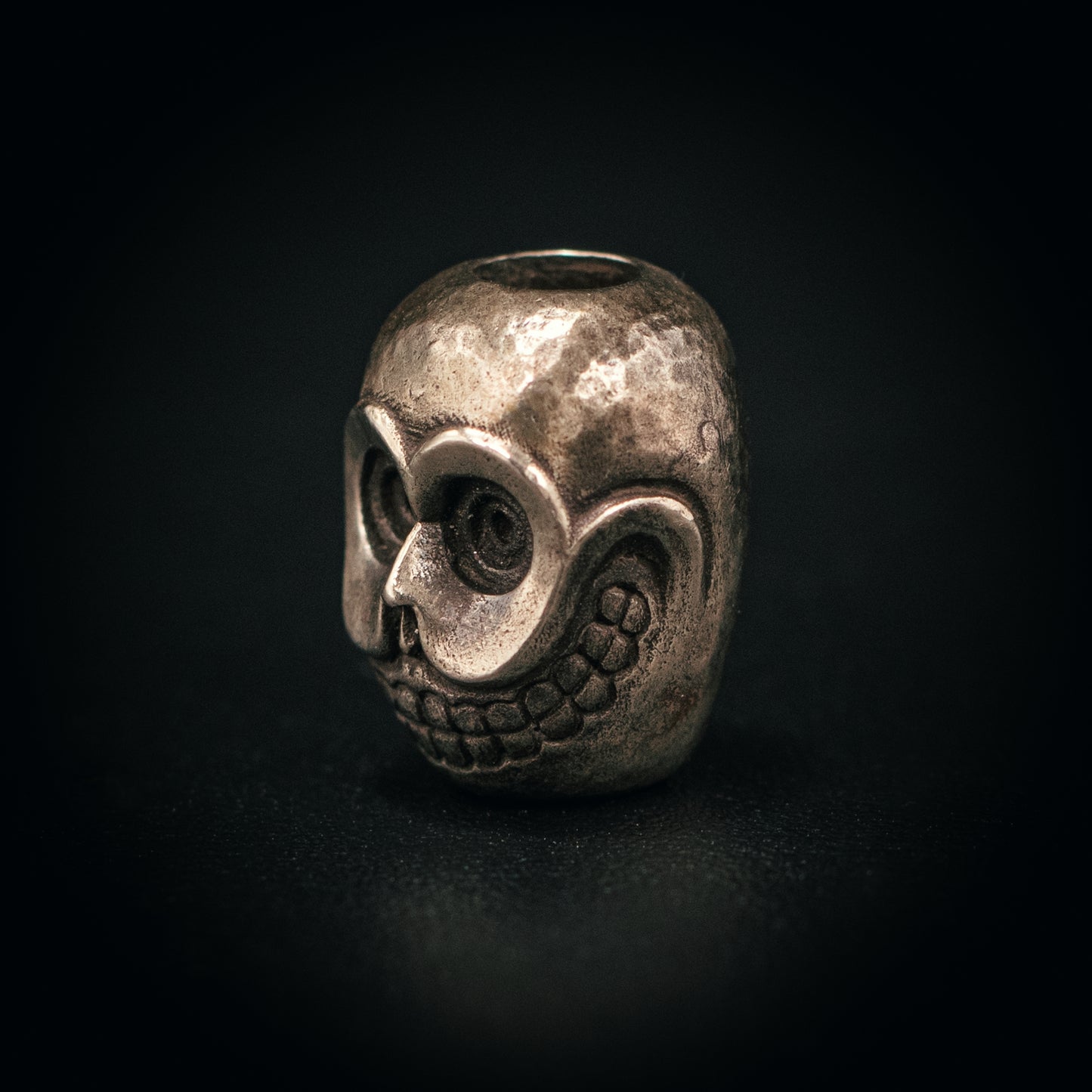 Skull_A Paracord Bead for Knife, lanyard Pendants，custom beads，550 Paracord， Bracelet beads, and EDC Gears, ShadowEDC DIY Outdoor Survival Tool Accessories 