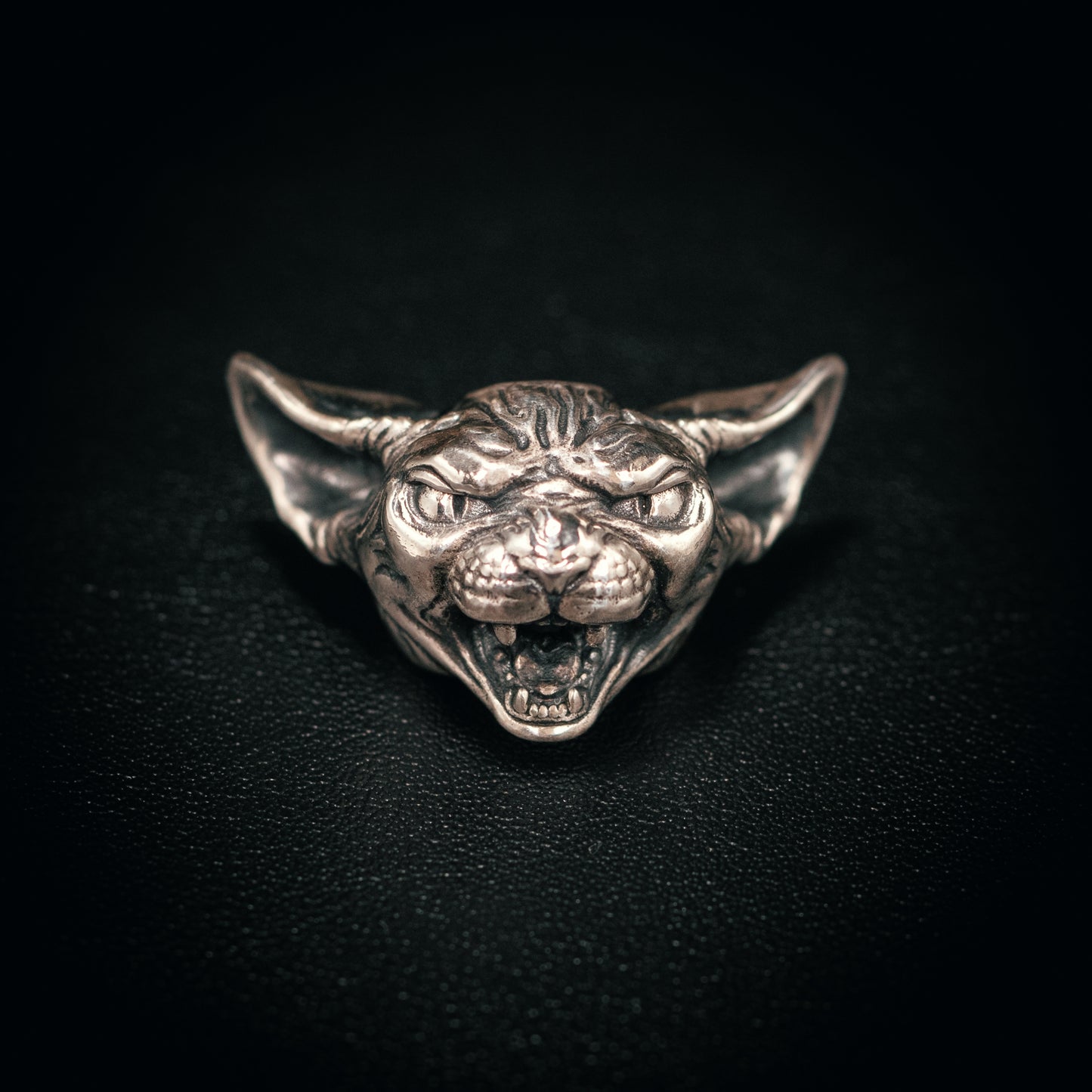 The sphinx cat Egypt Patronus Paracord Bead for Knife, lanyard Pendants，custom beads，550 Paracord， Bracelet beads, and EDC Gears, ShadowEDC DIY Outdoor Survival Tool Accessories 